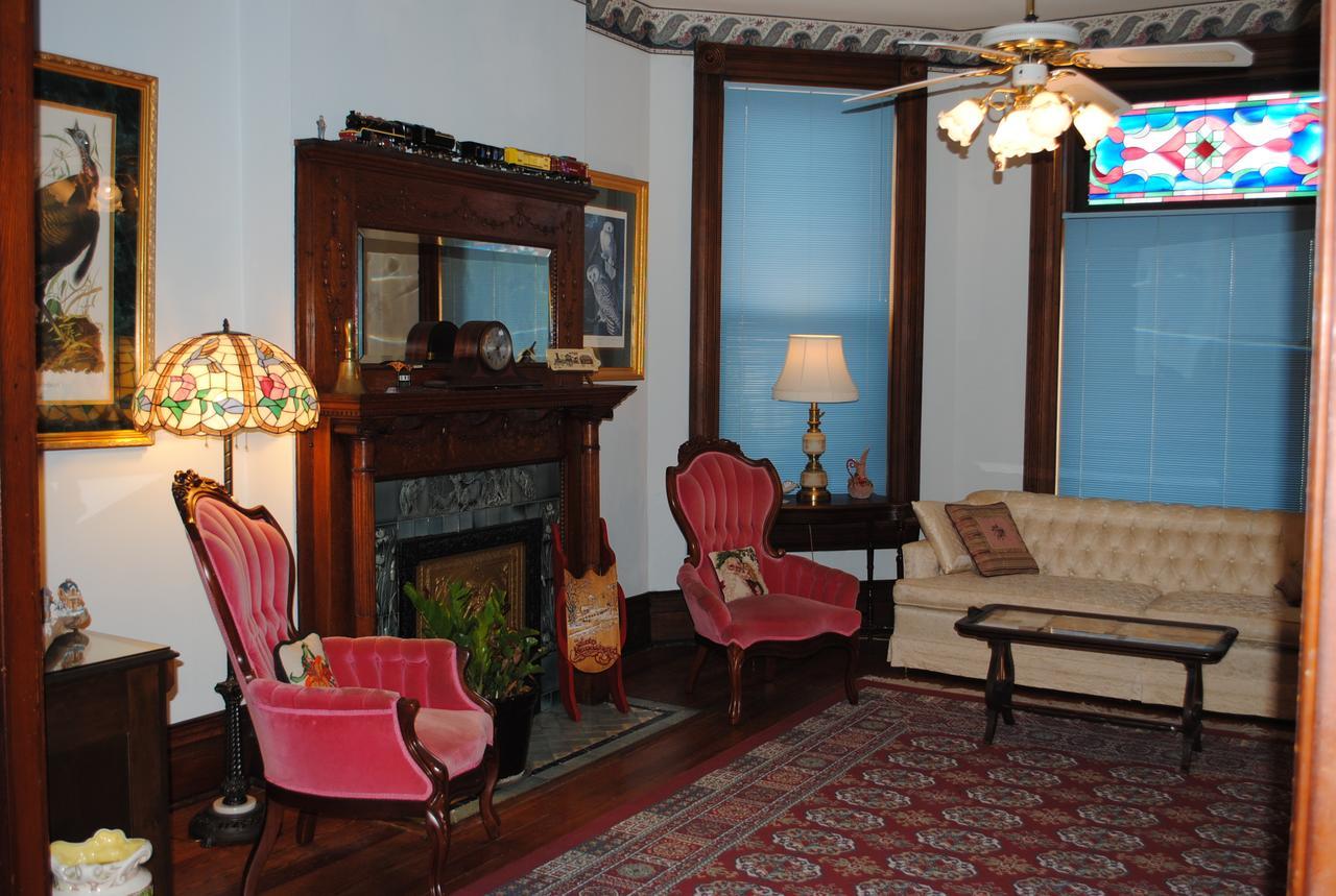 L&N Bed And Breakfast Ltd Henderson Buitenkant foto