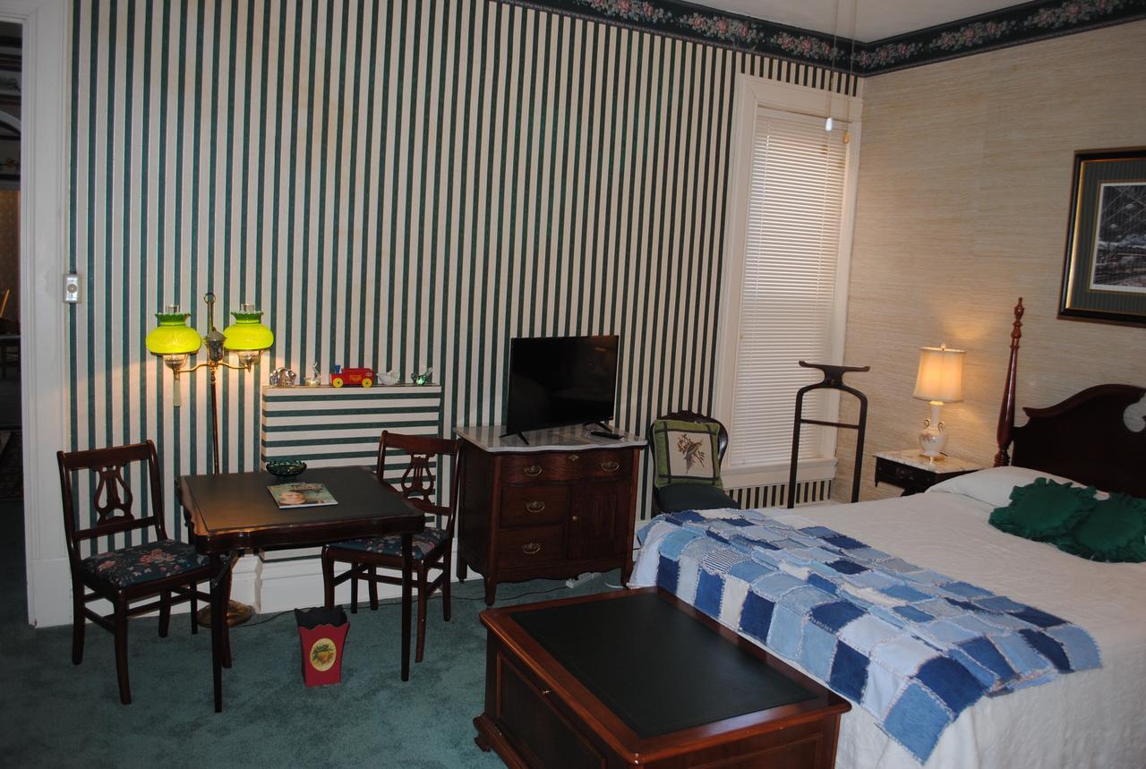 L&N Bed And Breakfast Ltd Henderson Buitenkant foto
