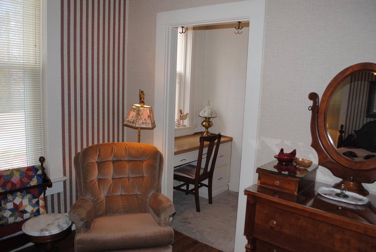 L&N Bed And Breakfast Ltd Henderson Buitenkant foto