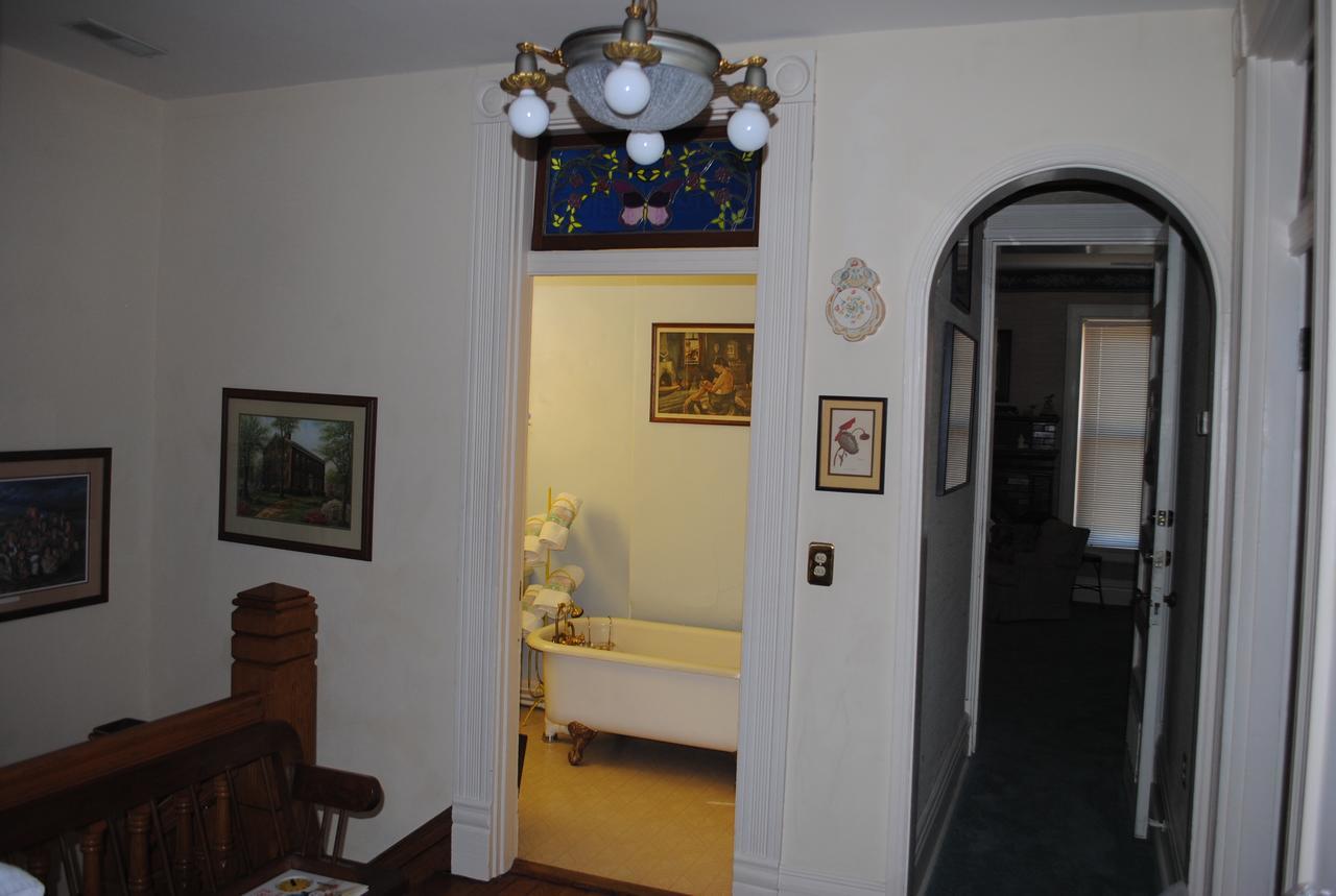 L&N Bed And Breakfast Ltd Henderson Buitenkant foto